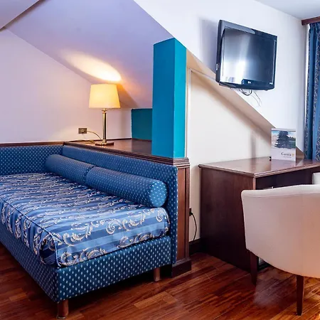 Hotel &