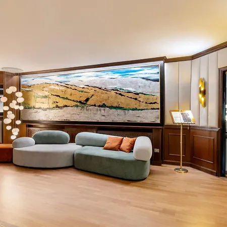 & Hotel 4*
