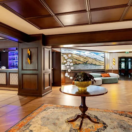 & Hotel 4*