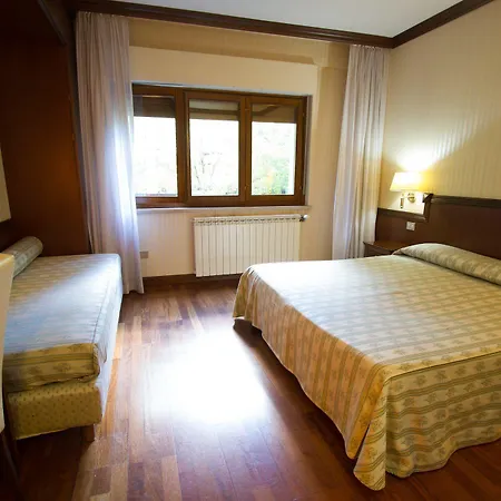 & Hotel 4*