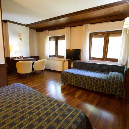 & Hotel 4*