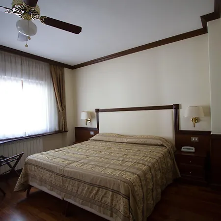 Hotel &