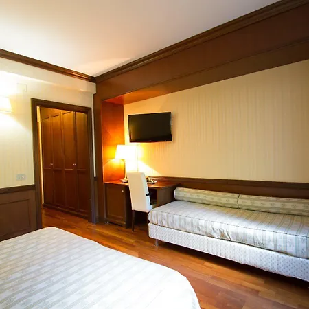 & Hotel 4*
