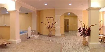 Hotel & 4*