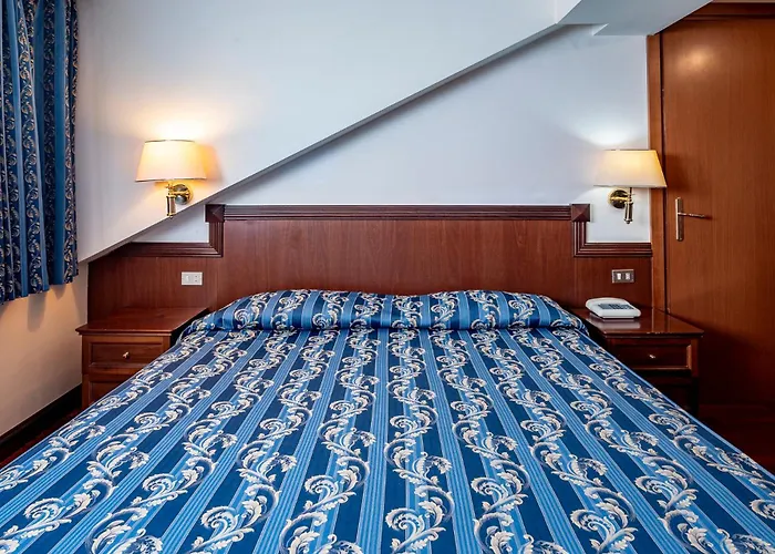 & Отель Пескассероли