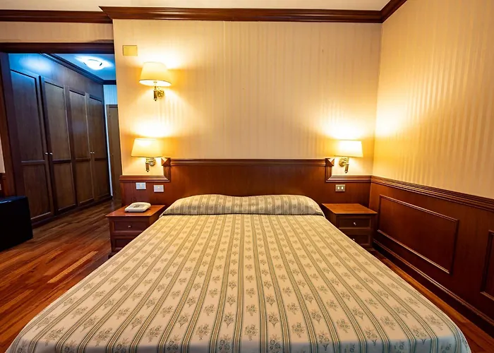 Отель & Пескассероли